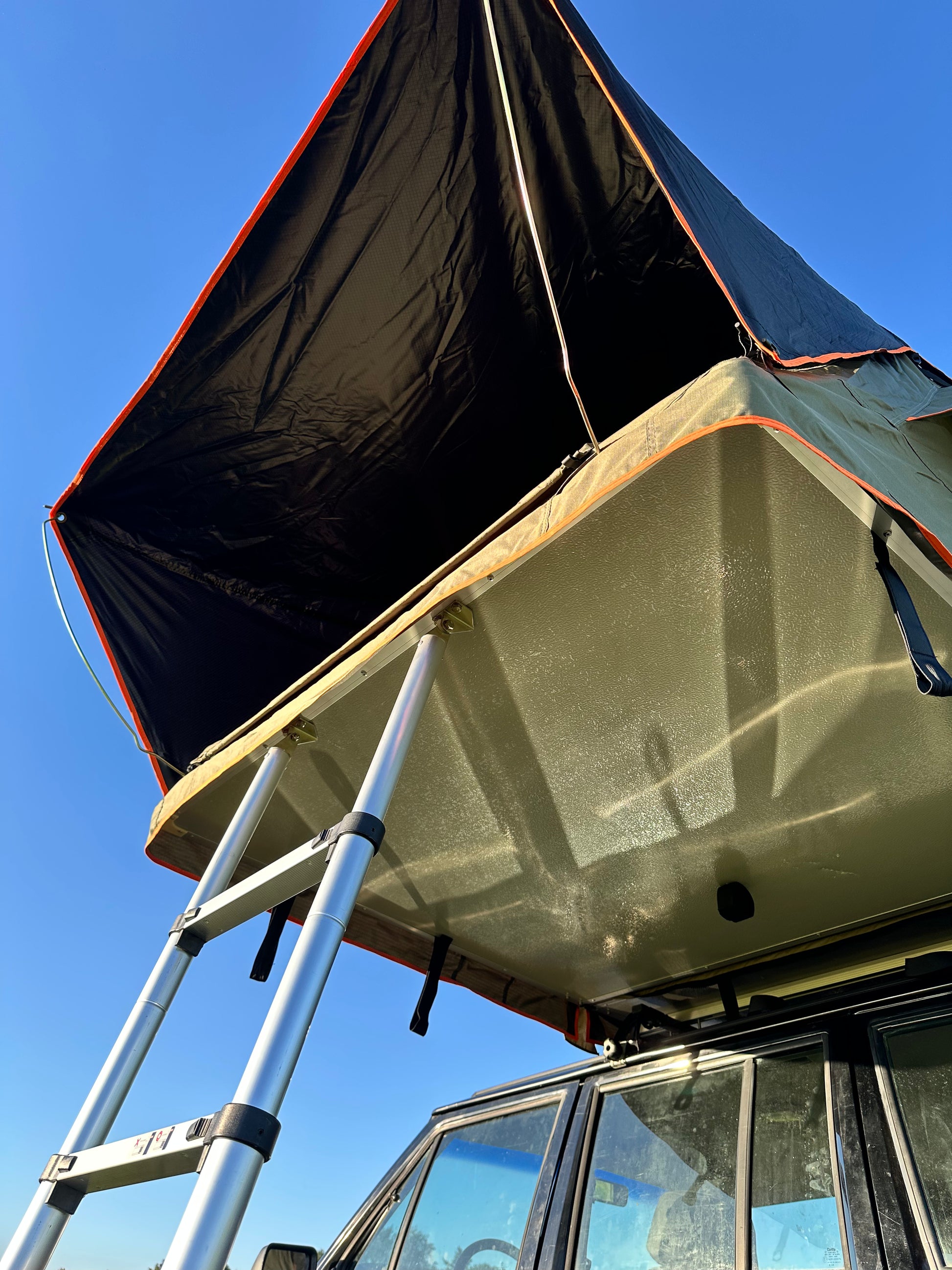 Softshell roof tent | Dump roof tent