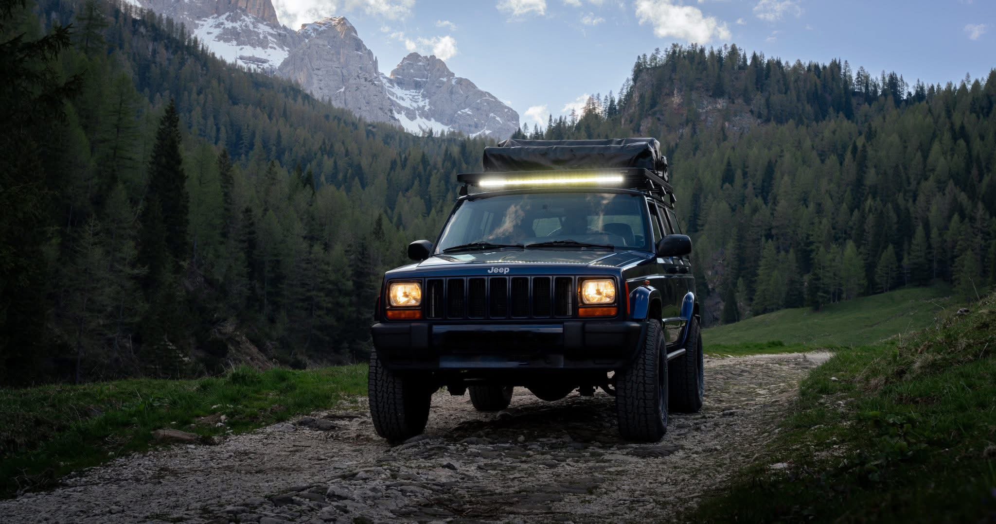 Goedkope daktent op auto | soft top en hard top modellen, direct leverbaar in NL & BE