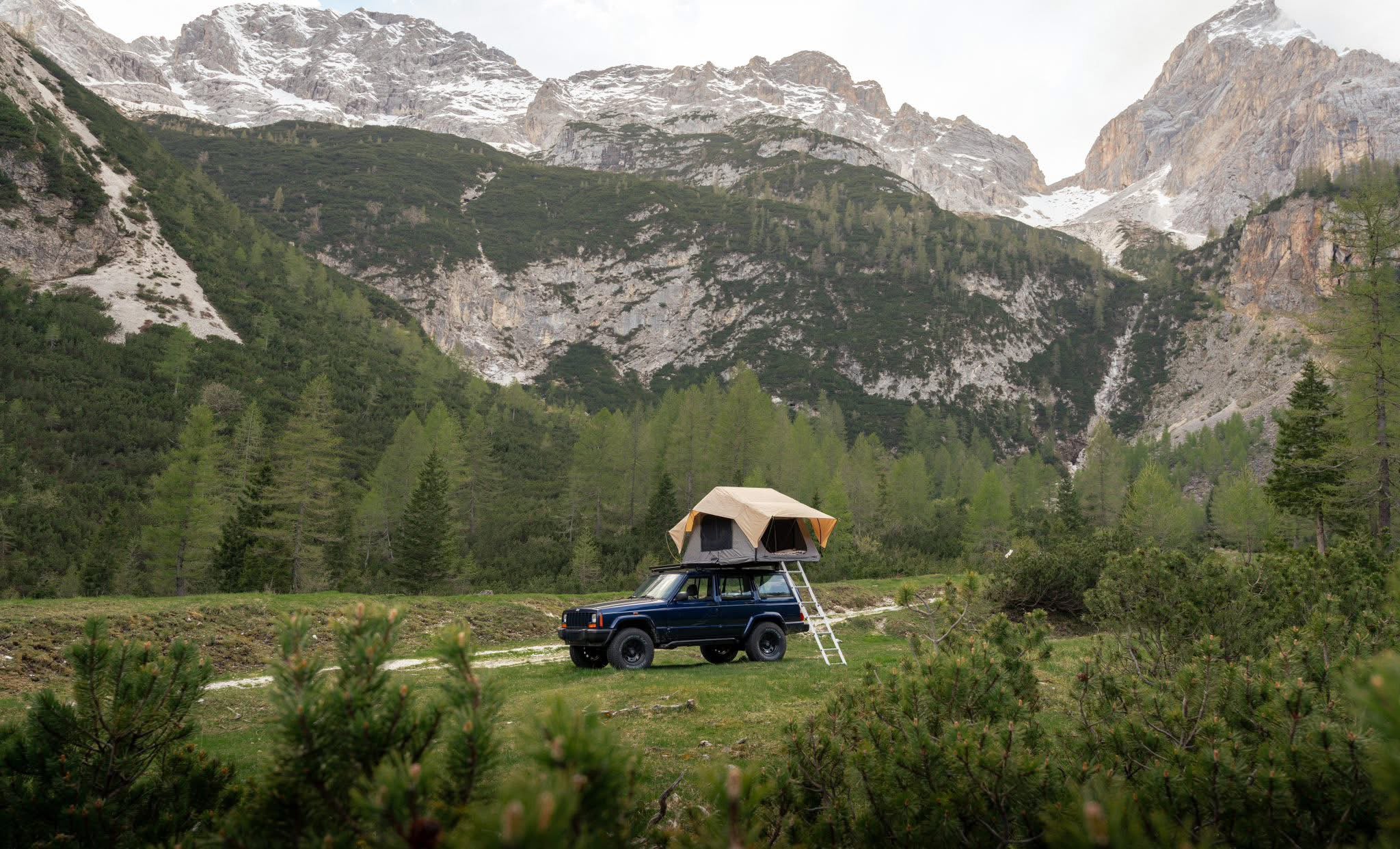 Hard top daktent op auto | stevig en weerbestendig, ideaal voor lange reizen
